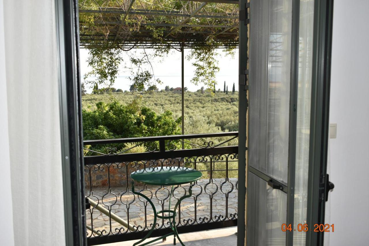 Ouranias Studios Kardamyli Exterior foto