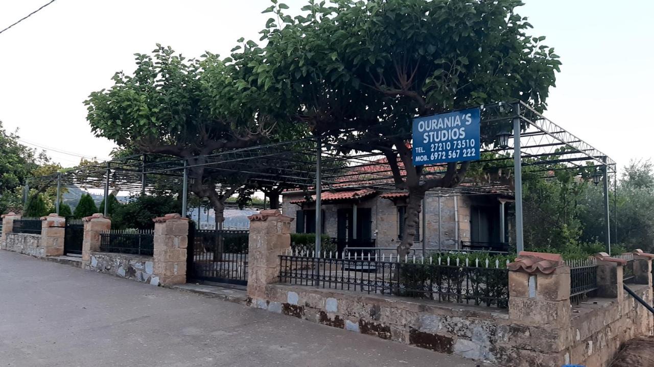 Ouranias Studios Kardamyli Exterior foto