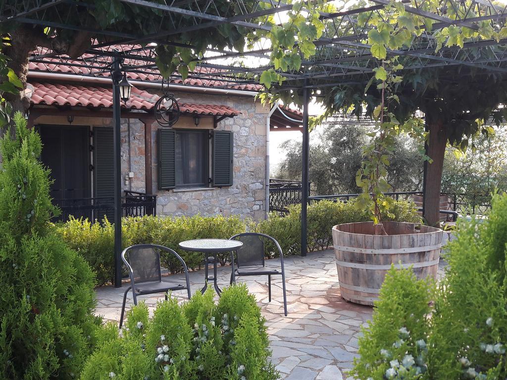 Ouranias Studios Kardamyli Exterior foto