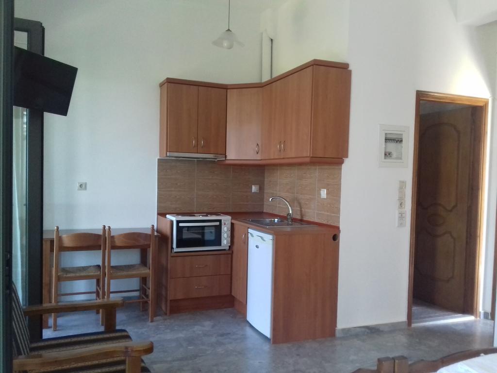 Ouranias Studios Kardamyli Exterior foto